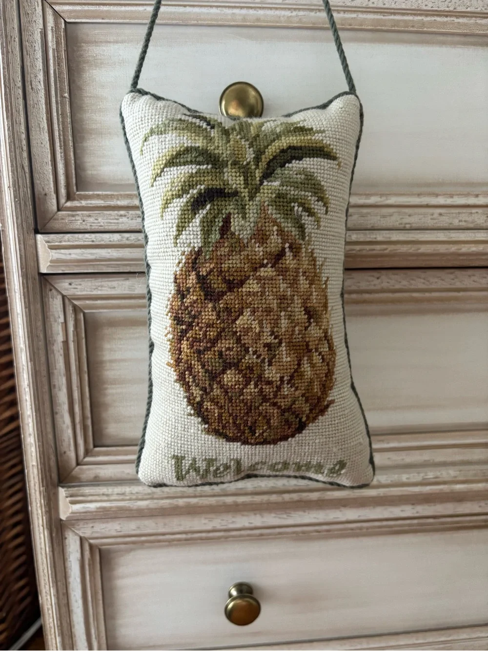 Cottagecore Pineapple Needlepoint Hanging Pillow - Cream & Green